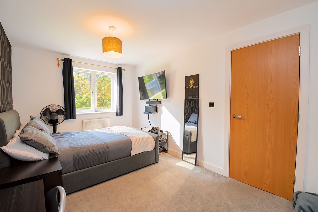 Bedroom- click for photo gallery